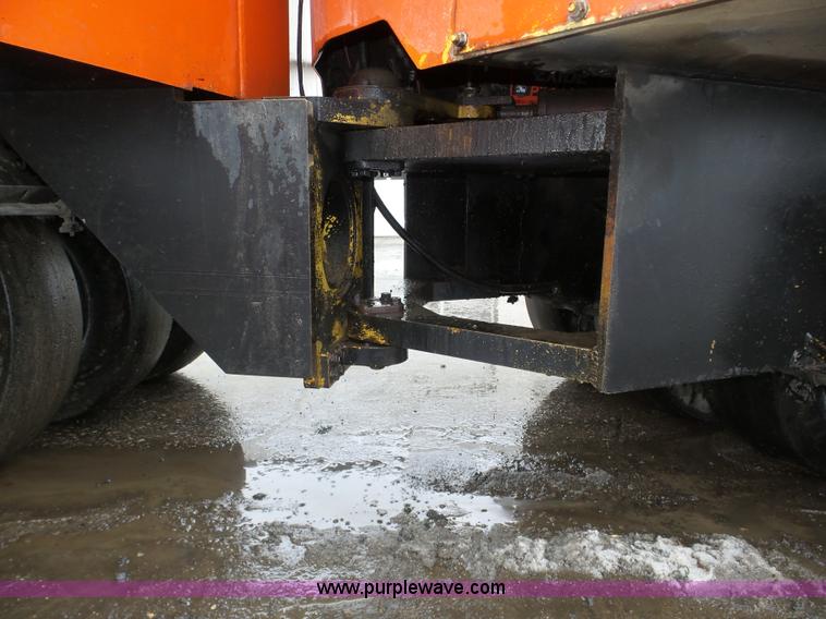 image for item J8826 1997 Bomag BW11RH pneumatic roller