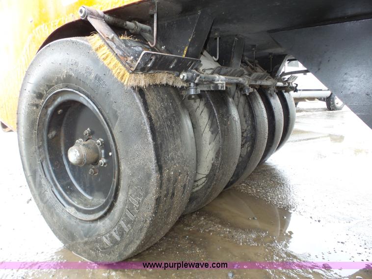 image for item J8826 1997 Bomag BW11RH pneumatic roller