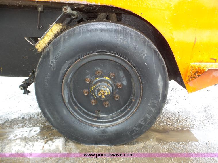 image for item J8826 1997 Bomag BW11RH pneumatic roller