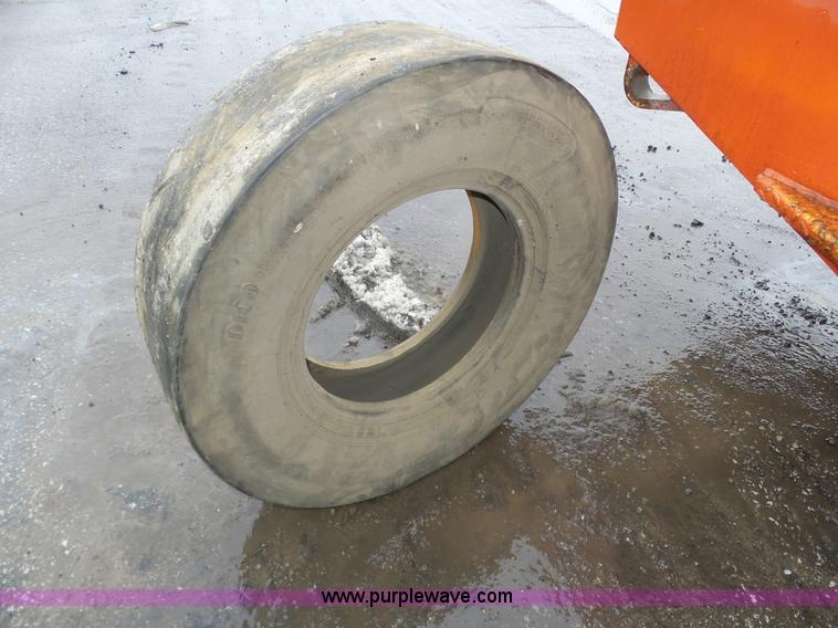 image for item J8826 1997 Bomag BW11RH pneumatic roller