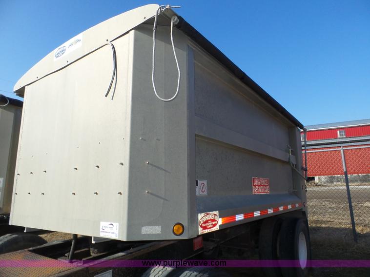 image for item J8873 2007 Cornhusker 800R-9606-713 end dump trailer