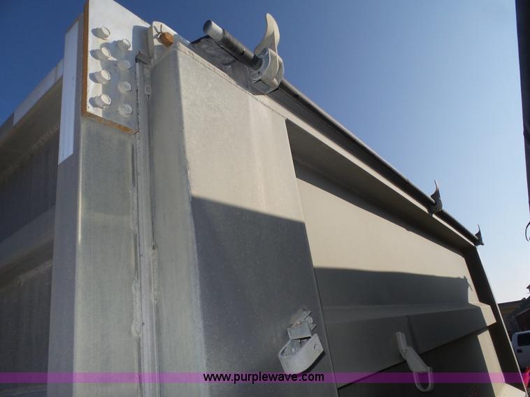 image for item J8873 2007 Cornhusker 800R-9606-713 end dump trailer