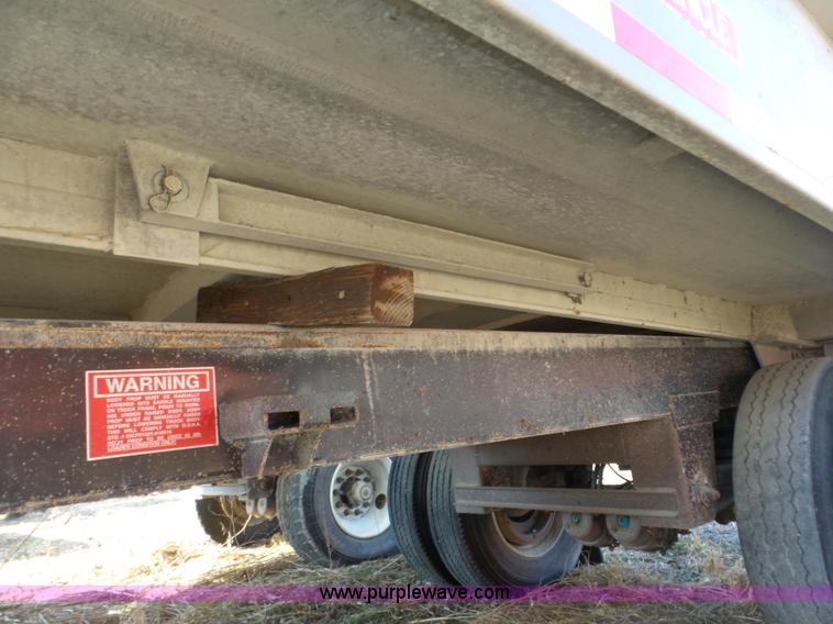 image for item J8873 2007 Cornhusker 800R-9606-713 end dump trailer