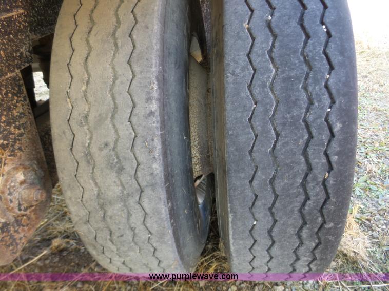 image for item J8873 2007 Cornhusker 800R-9606-713 end dump trailer