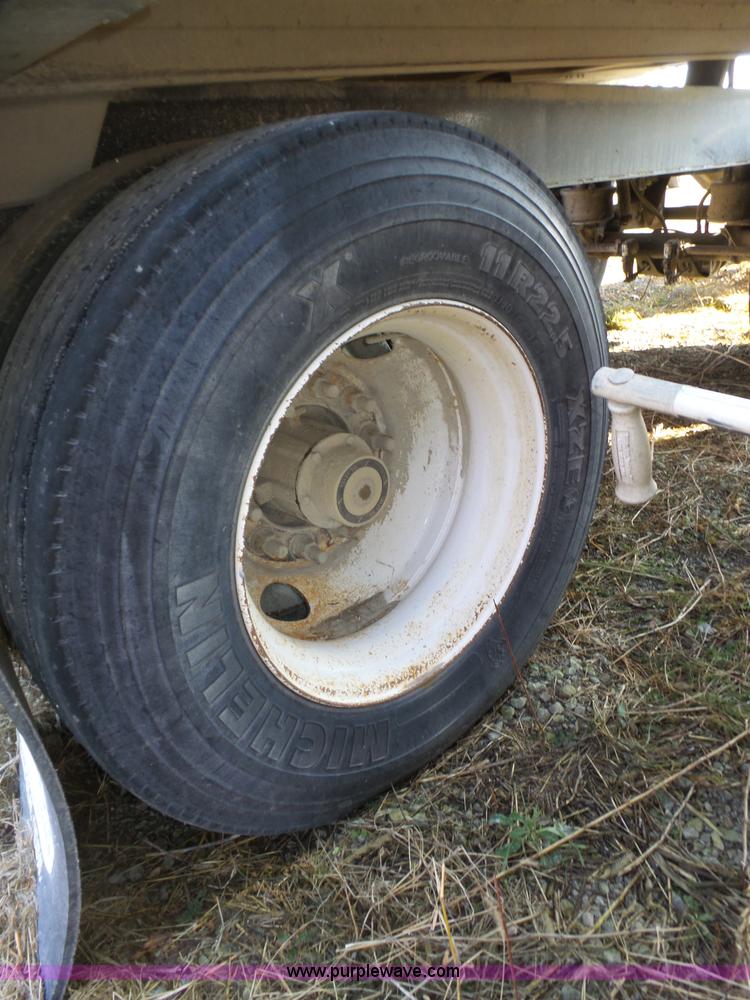 image for item J8873 2007 Cornhusker 800R-9606-713 end dump trailer