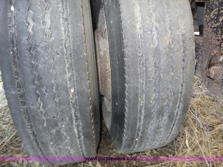 image for item J8873 2007 Cornhusker 800R-9606-713 end dump trailer