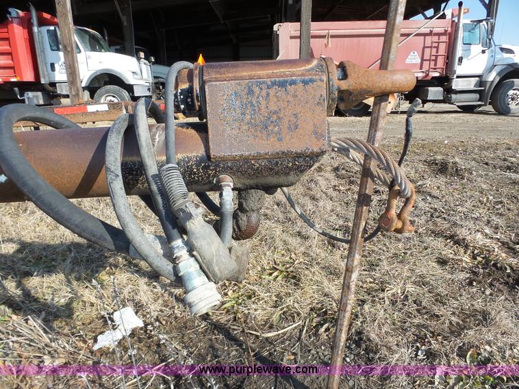 image for item J8874 2007 Cornhusker 800R-91206-714 end dump trailer