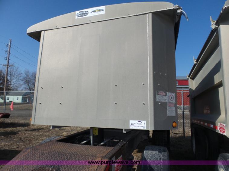 image for item J8874 2007 Cornhusker 800R-91206-714 end dump trailer