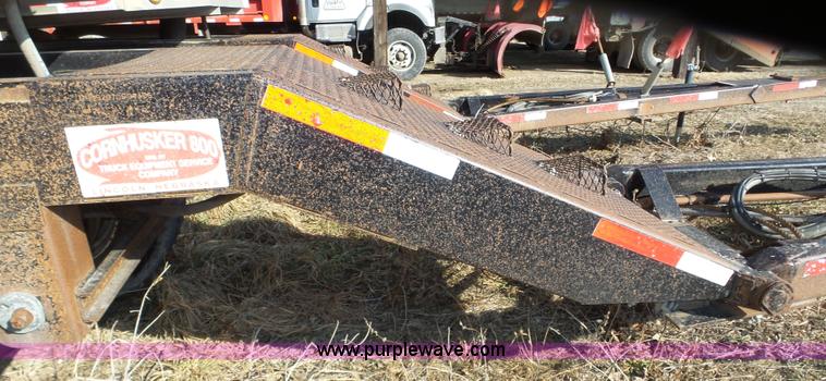 image for item J8874 2007 Cornhusker 800R-91206-714 end dump trailer