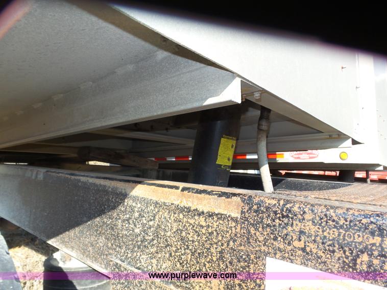 image for item J8874 2007 Cornhusker 800R-91206-714 end dump trailer