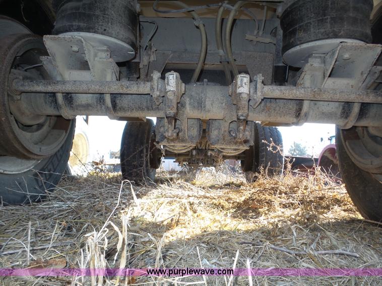 image for item J8874 2007 Cornhusker 800R-91206-714 end dump trailer