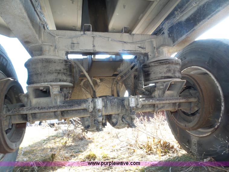 image for item J8874 2007 Cornhusker 800R-91206-714 end dump trailer