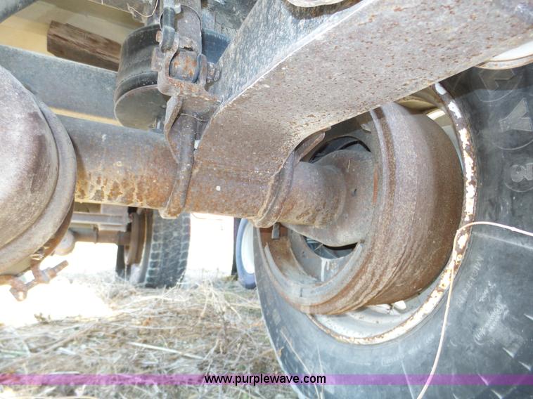 image for item J8874 2007 Cornhusker 800R-91206-714 end dump trailer