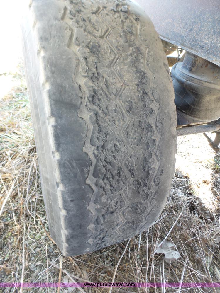 image for item J8874 2007 Cornhusker 800R-91206-714 end dump trailer