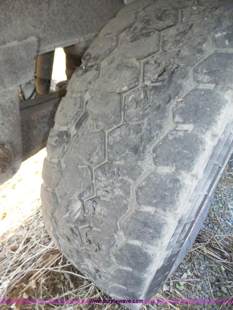 image for item J8874 2007 Cornhusker 800R-91206-714 end dump trailer