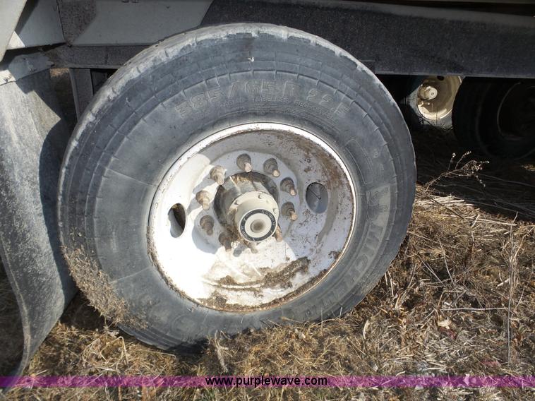 image for item J8874 2007 Cornhusker 800R-91206-714 end dump trailer