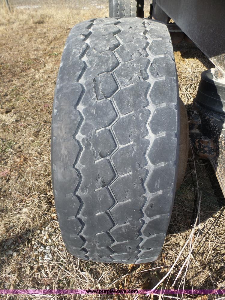 image for item J8874 2007 Cornhusker 800R-91206-714 end dump trailer