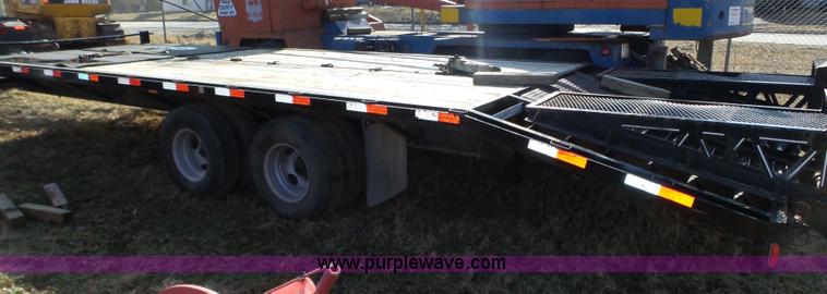 image for item J8875 2005 Featherlite 5590 equipment trailer