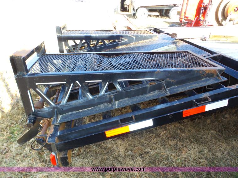 image for item J8875 2005 Featherlite 5590 equipment trailer