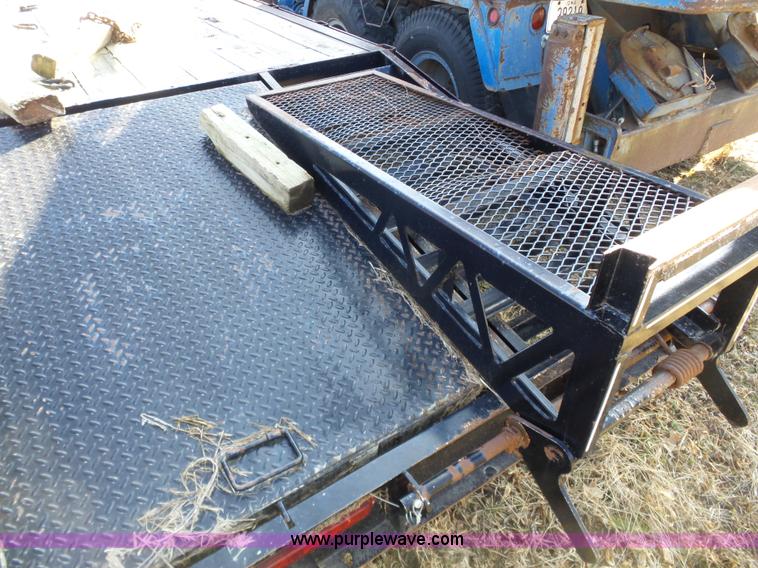 image for item J8875 2005 Featherlite 5590 equipment trailer