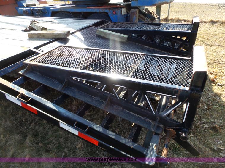 image for item J8875 2005 Featherlite 5590 equipment trailer