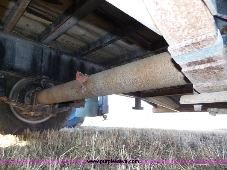 image for item J8875 2005 Featherlite 5590 equipment trailer