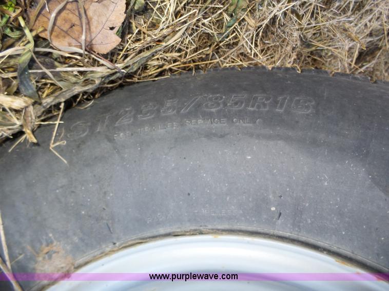 image for item J8875 2005 Featherlite 5590 equipment trailer