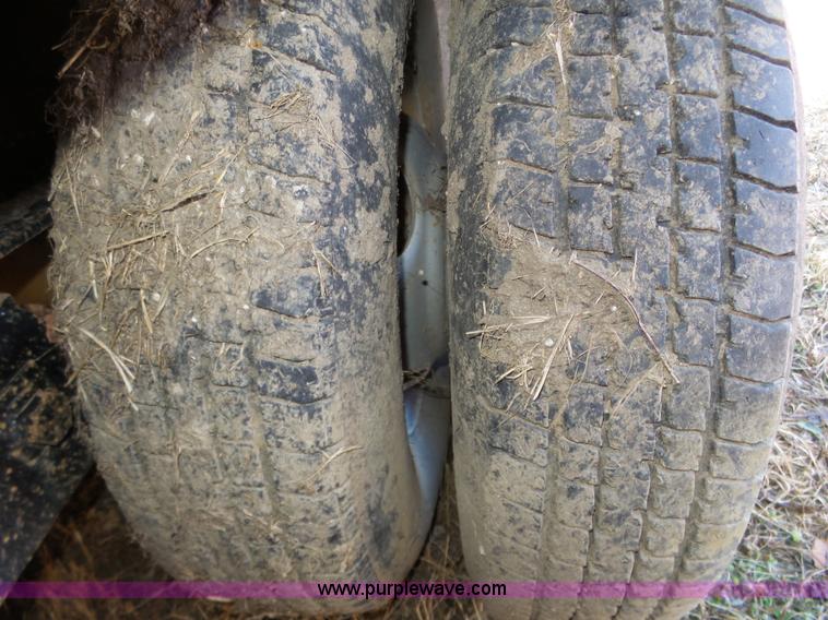 image for item J8875 2005 Featherlite 5590 equipment trailer