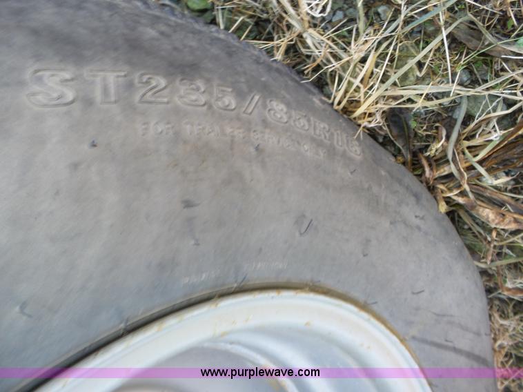 image for item J8875 2005 Featherlite 5590 equipment trailer