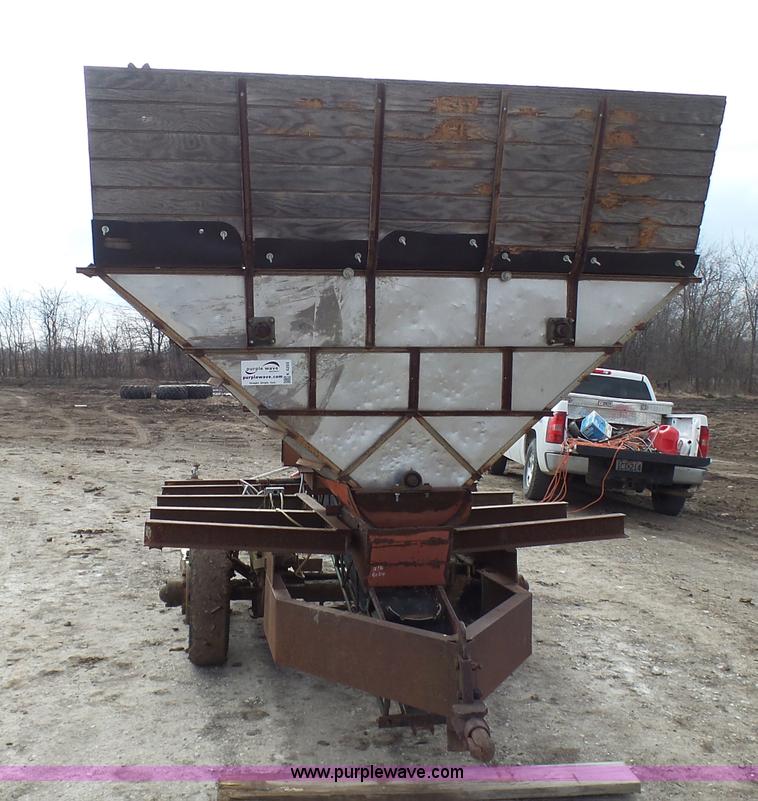 image for item K4255 Choice Bagging Equipment GB Scale landscape material bagging plant