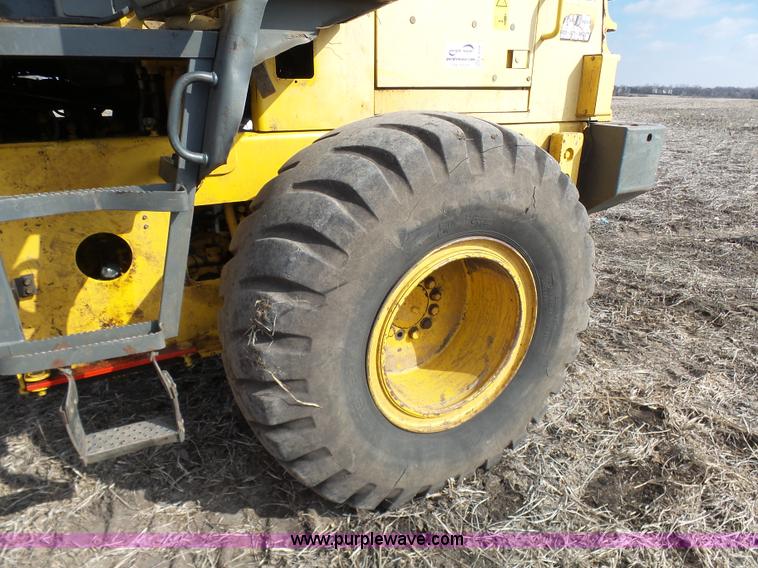 image for item K4258 2000 Komatsu WA250-3MC wheel loader