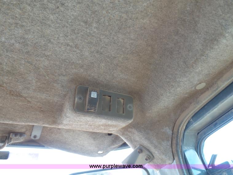 image for item K4258 2000 Komatsu WA250-3MC wheel loader