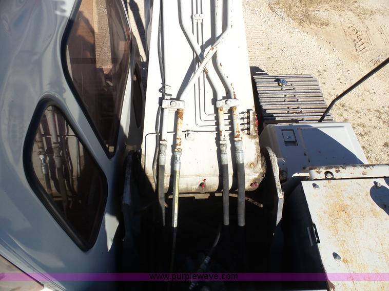 image for item L1514 2006 Link Belt 240L long reach excavator