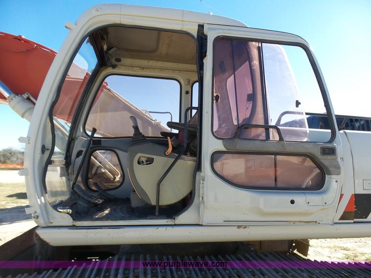 image for item L1514 2006 Link Belt 240L long reach excavator