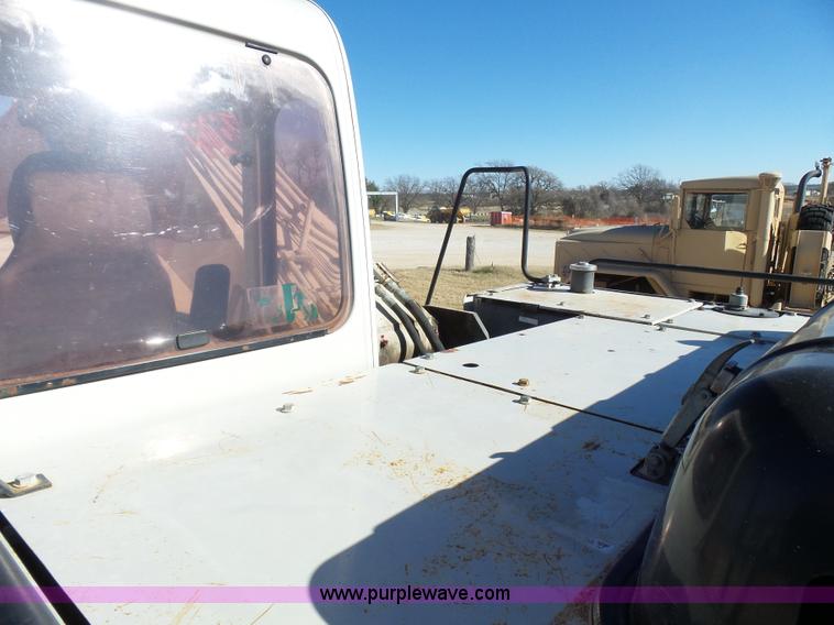 image for item L1514 2006 Link Belt 240L long reach excavator