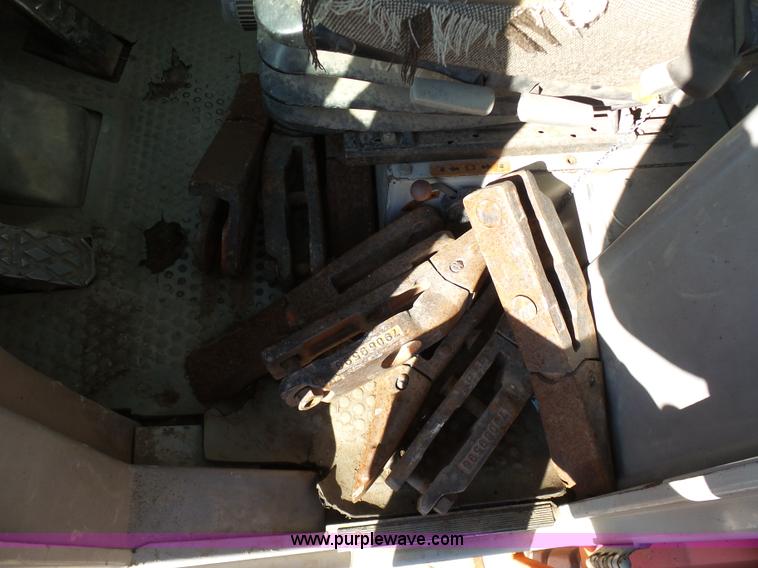 image for item L3012 1996 Fiat-Allis FR100 wheel loader