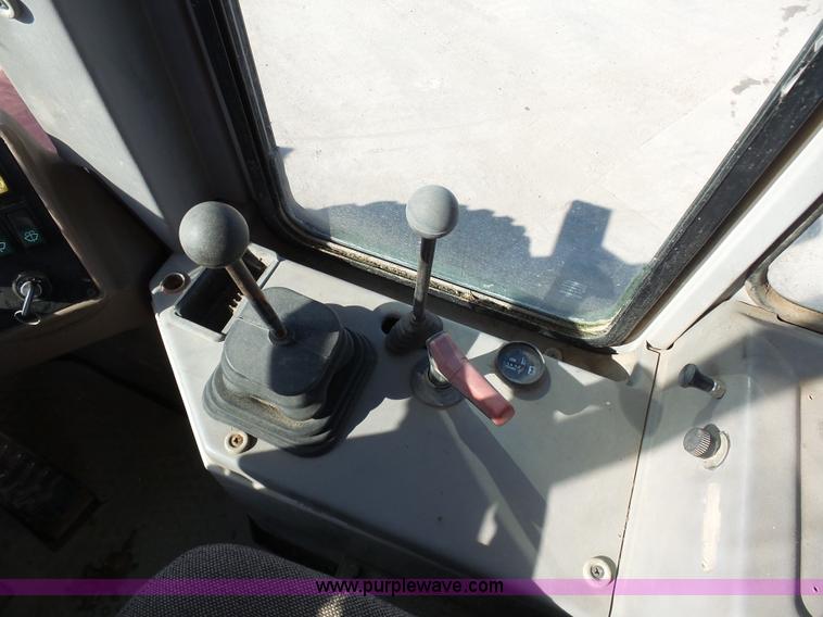 image for item L3012 1996 Fiat-Allis FR100 wheel loader