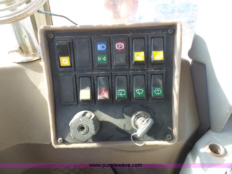 image for item L3012 1996 Fiat-Allis FR100 wheel loader