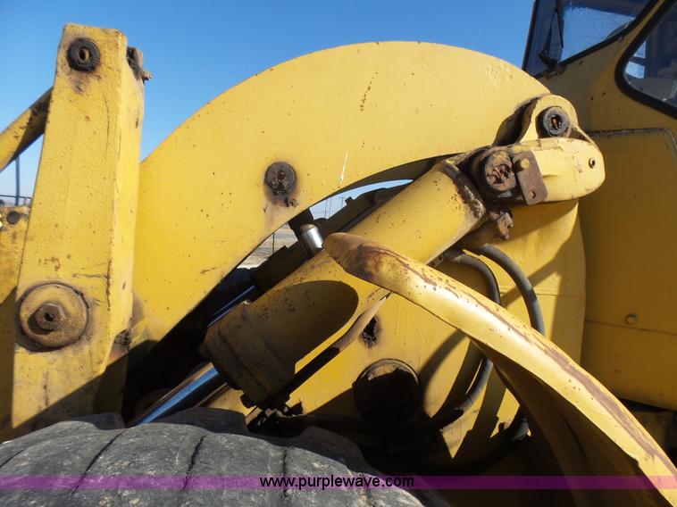 image for item L5412 1969 Caterpillar 950 wheel loader