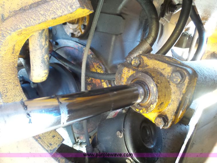 image for item L5412 1969 Caterpillar 950 wheel loader