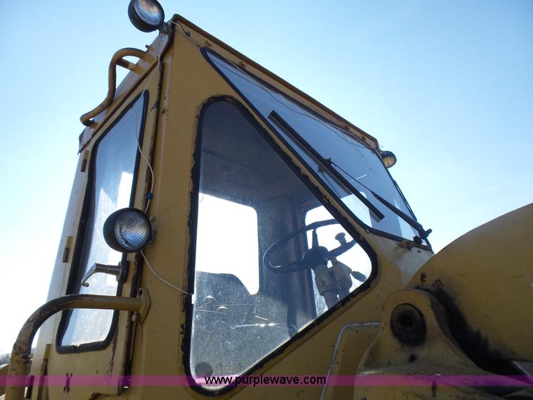 image for item L5412 1969 Caterpillar 950 wheel loader