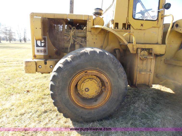 image for item L5412 1969 Caterpillar 950 wheel loader
