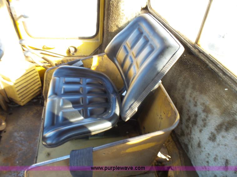 image for item L5412 1969 Caterpillar 950 wheel loader