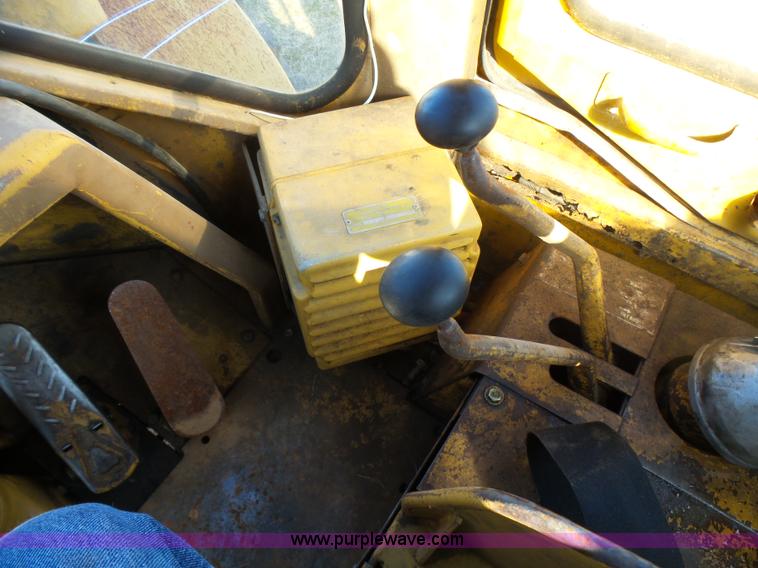 image for item L5412 1969 Caterpillar 950 wheel loader