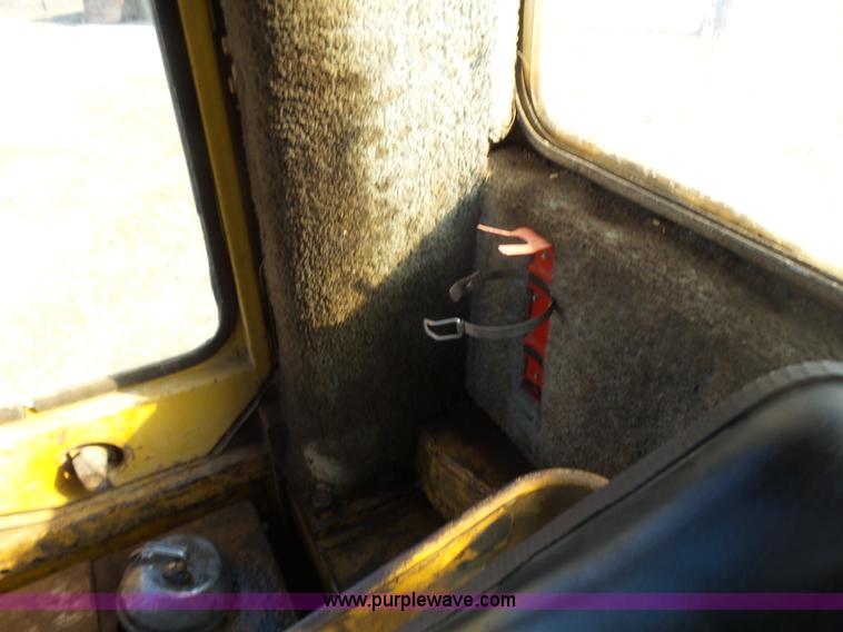 image for item L5412 1969 Caterpillar 950 wheel loader