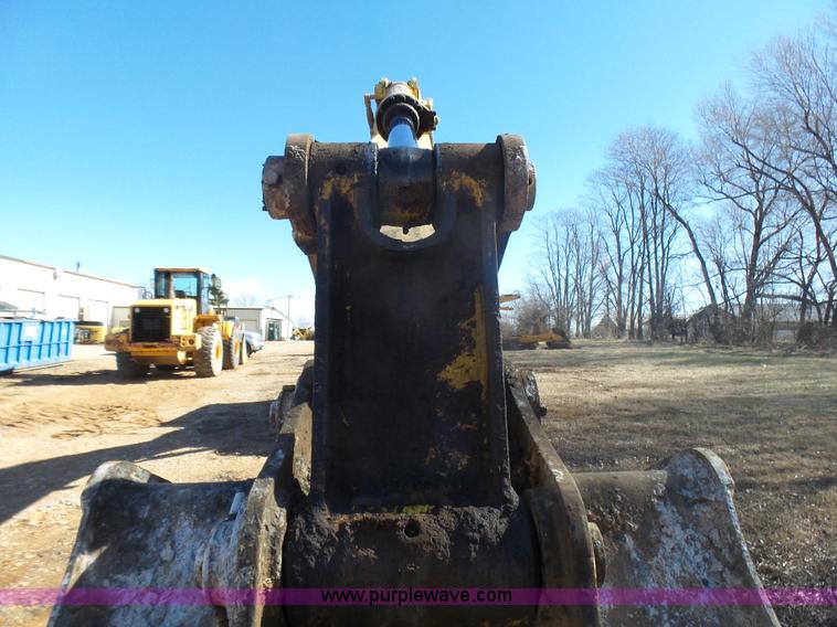 image for item L5413 2002 Kobelco SK210LC excavator