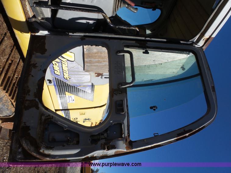 image for item L5413 2002 Kobelco SK210LC excavator