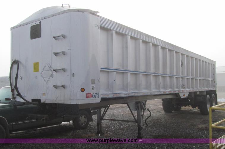 image for item L5525 2004 MAC end dump trailer