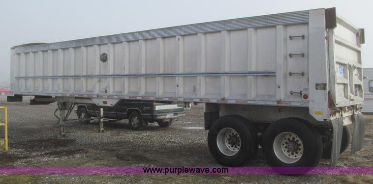 image for item L5525 2004 MAC end dump trailer