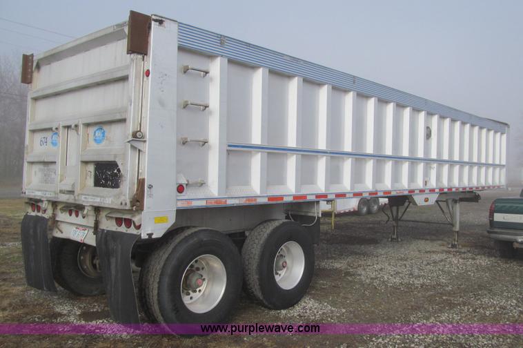 image for item L5525 2004 MAC end dump trailer